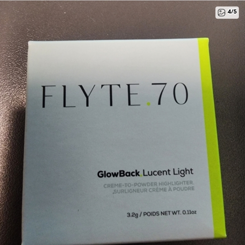Flyte 70 Glow Back Creme Powder Highlighter In The Glamorus Life NIB Illuminator - Picture 5 of 6